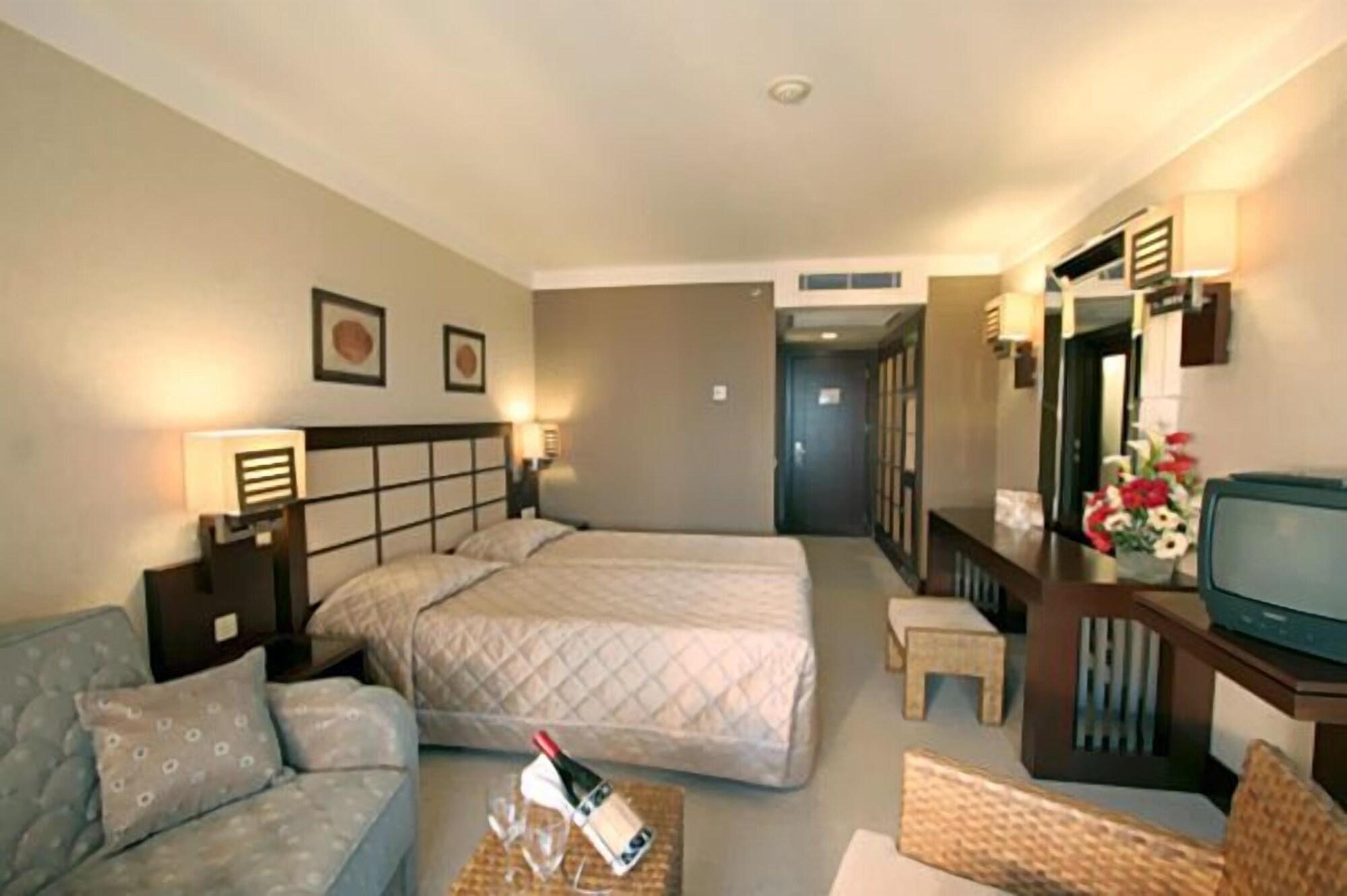 Mirada Del Mar Hotel Гёйнюк Экстерьер фото